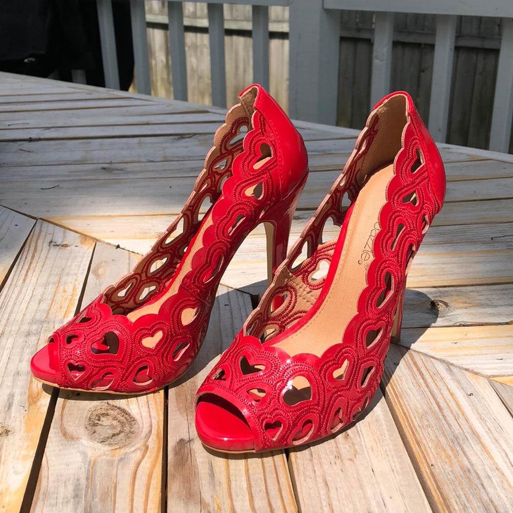 Shoe Dazzle Love Peep-Toe Heels